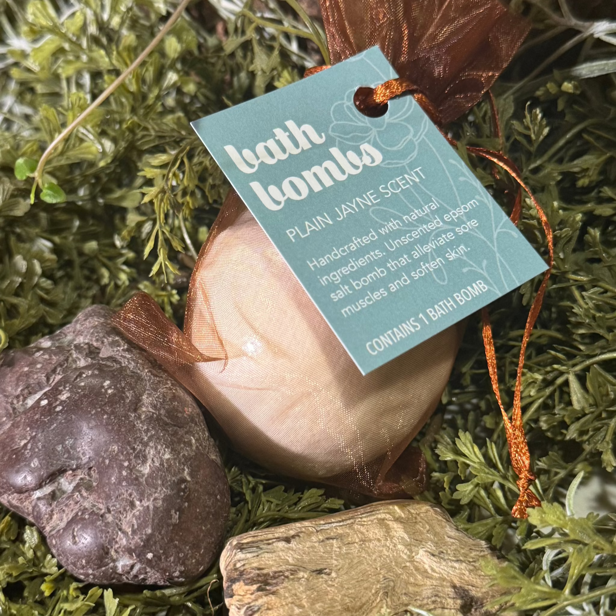 Wild Offshoot Plain Jayne bath bomb contains epsom salt - no scent - The bath fizzy bomb is 2.5 inches in diameter and weighs 5 oz.
